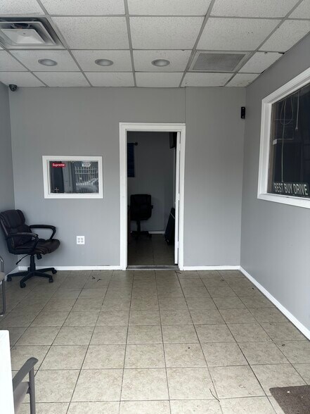 More Photos Of 14150 E 8 Mile Rd, Detroit Auto Repair For Sale