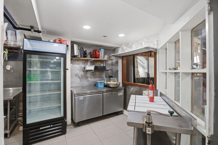 More Photos Of 122 E Randolph Ave, Enid Storefront Retail Residential For Sale