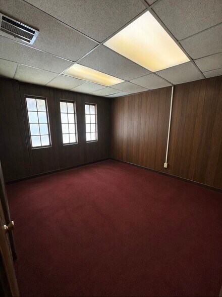 More Photos Of 1209 E Garfield Ave, Glendale Schools For Lease