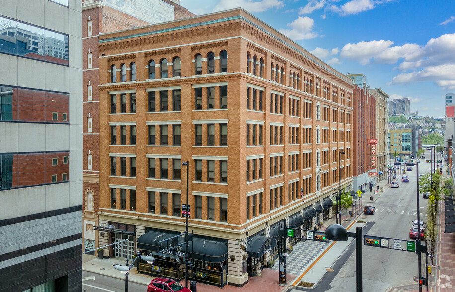 Primary Photo Of 700 Walnut St, Cincinnati Loft Creative Space For Lease