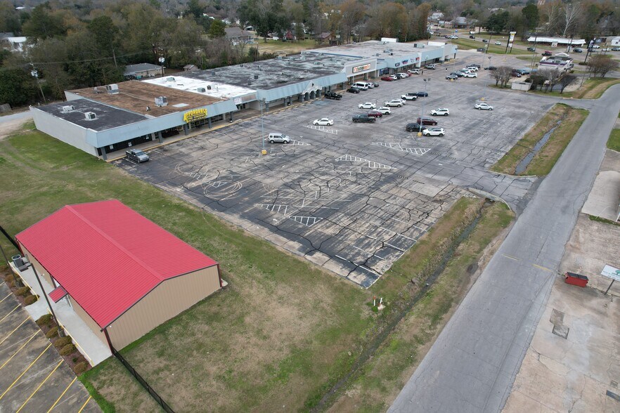 More Photos Of 352-363 Moreau St, Marksville Unknown For Lease