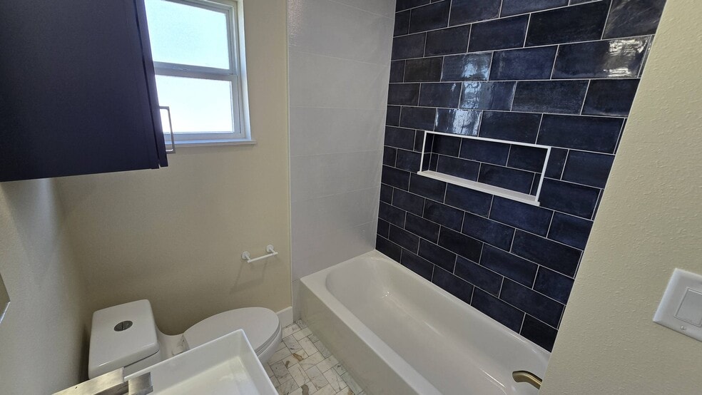 More Photos Of 3733 Seabrook St, Houston Apartments For Sale