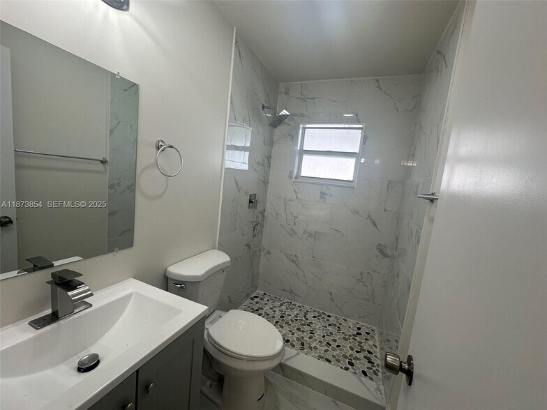 More Photos Of 2775 Taft St, Hollywood Apartments For Sale