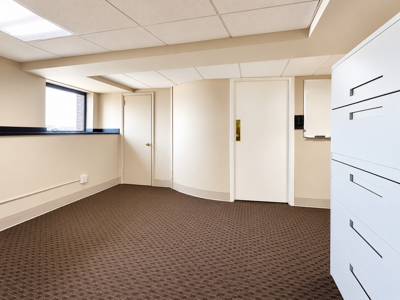 More Photos Of 1 E Chase St, Baltimore Apartments For Sale