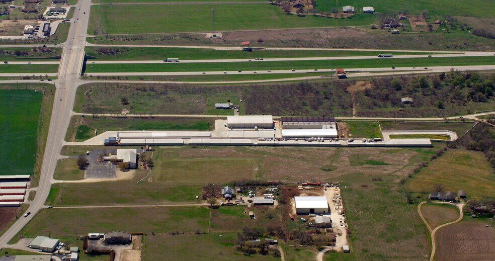 More Photos Of 3871 E University Ave, Georgetown Unknown For Lease