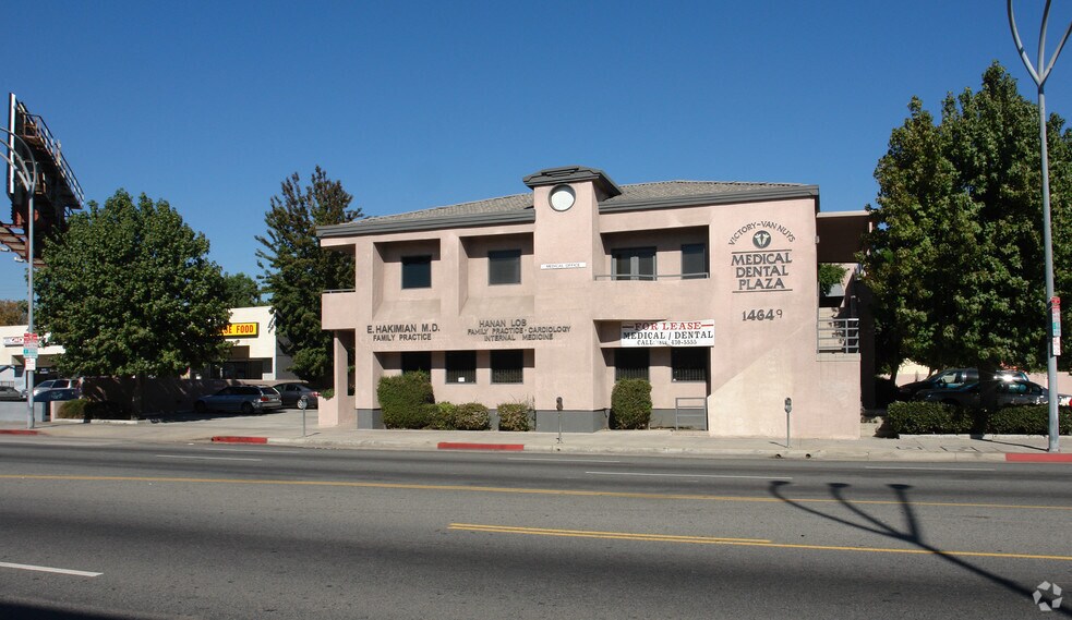 More Photos Of 14649 Victory Blvd, Van Nuys Medical For Lease