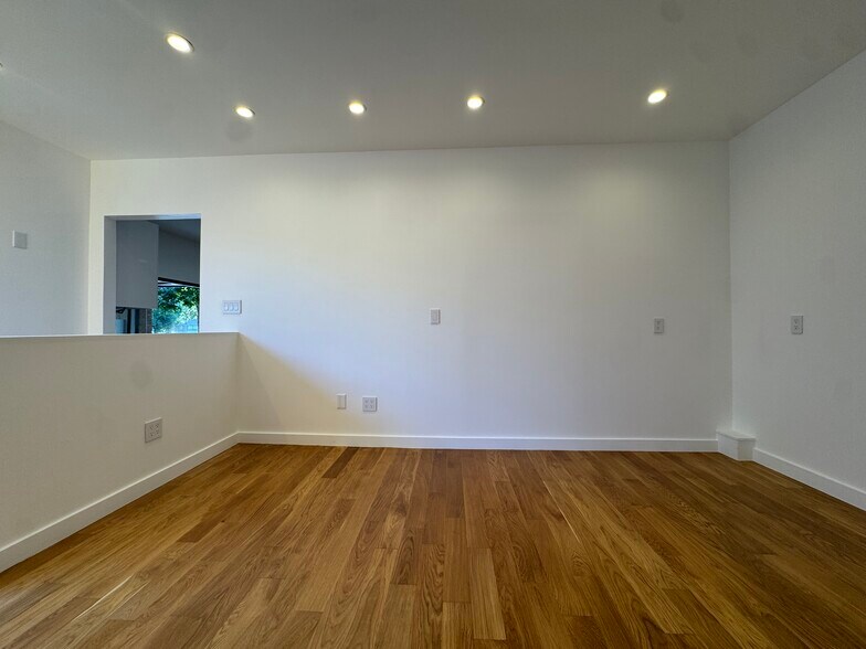 More Photos Of 135 S Park Ave, San Francisco Office For Lease
