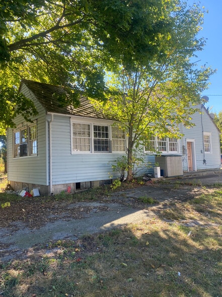 More Photos Of 5052 Reynolds Rd, Sturgeon Bay Flex For Sale