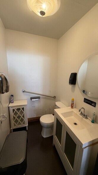 More Photos Of 120 Main St, Charleston Restaurant For Lease