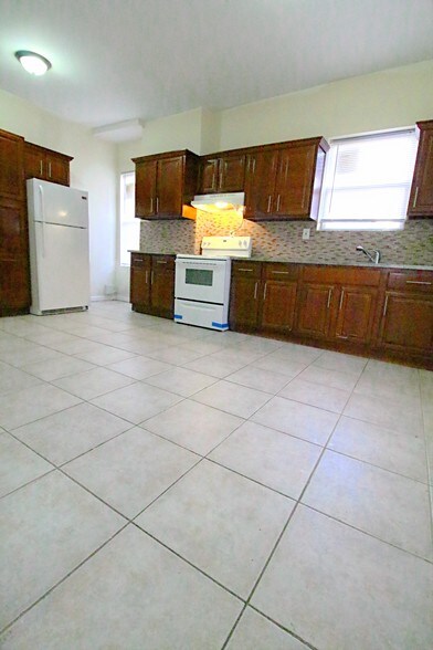 More Photos Of 1040 McBride St, Far Rockaway Apartments For Sale