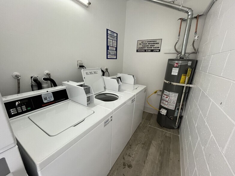 More Photos Of 420 W Windsor Rd, Glendale Apartments For Sale