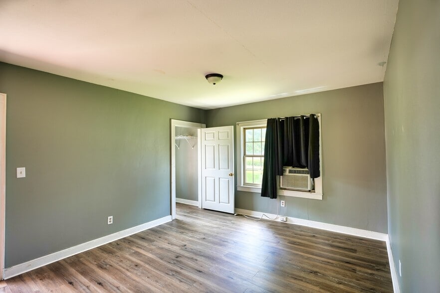 More Photos Of 515 5th Ave SE, Moultrie Apartments For Sale
