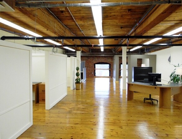 More Photos Of 10-88 Technology Way, Nashua Office For Lease