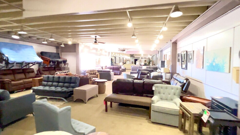 More Photos Of 174 W 200 N, Cedar City General Retail For Sale