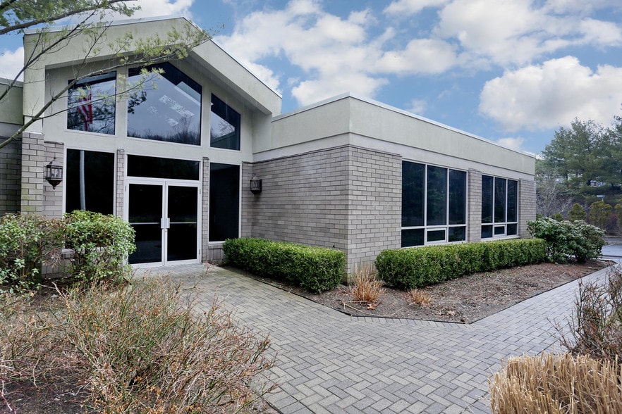 More Photos Of 58 Ware Rd, Upper Saddle River Flex For Lease