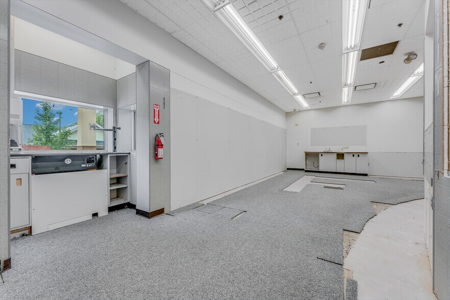 More Photos Of 19254 Seneca Trl, Marlinton Drugstore For Sale