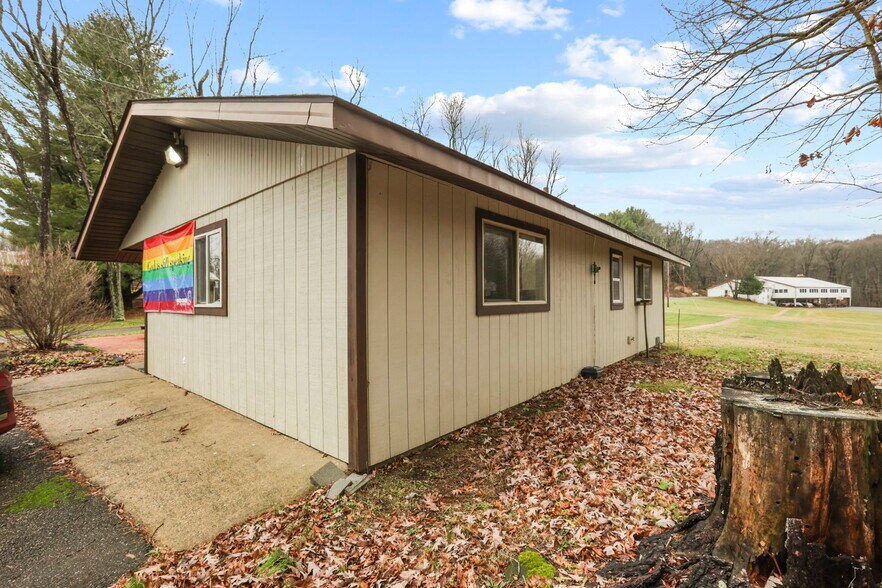 More Photos Of 5734 Durbin Rd, Bellville Specialty For Sale