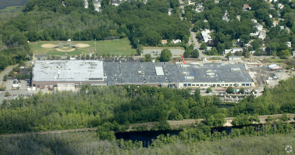 More Photos Of 210-240 Rustcraft Rd, Dedham Warehouse For Lease