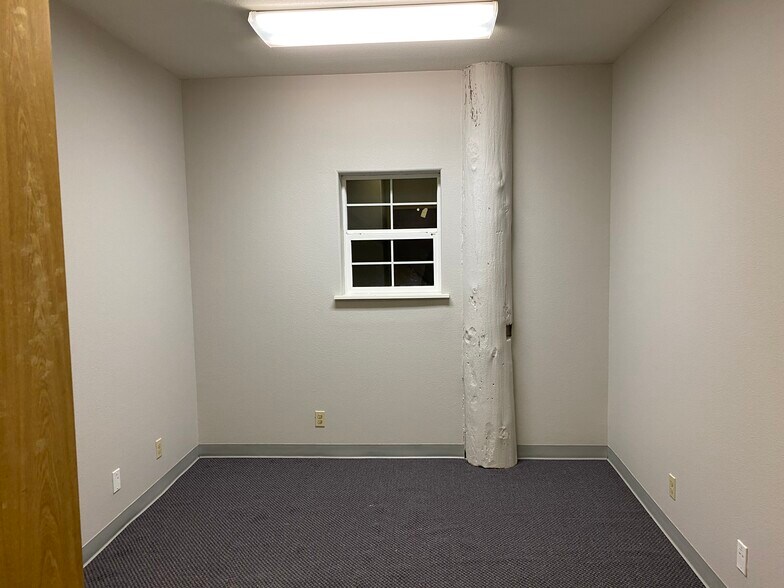 More Photos Of 15403 NE Caples Rd, Brush Prairie Warehouse For Lease