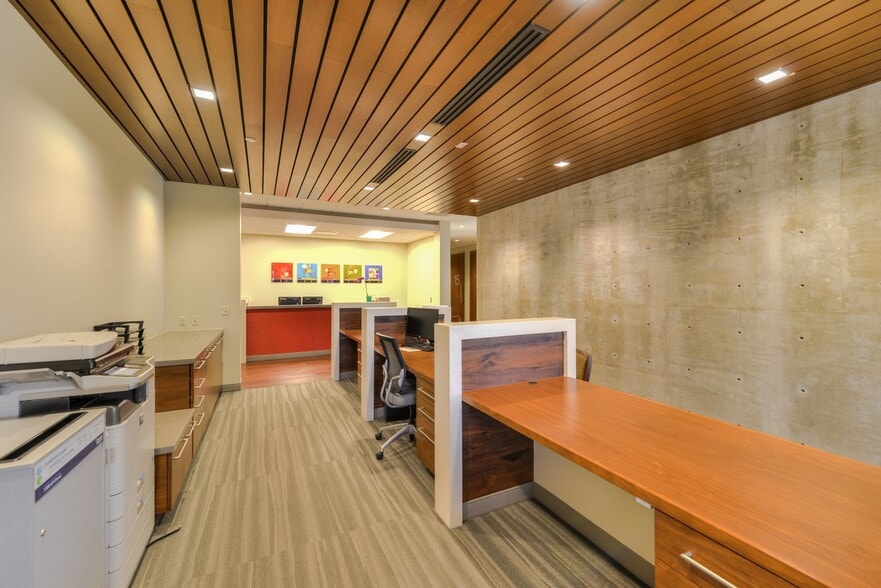 More Photos Of 4611 Centerview, San Antonio Medical For Sale