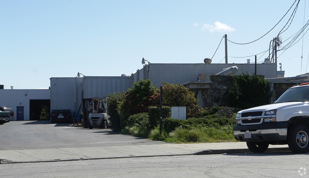 Primary Photo Of 2572-2578 Grant Ave, San Lorenzo Warehouse For Sale