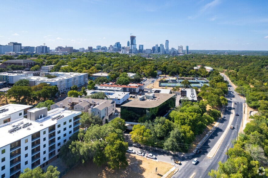 More Photos Of 1301 W 25th St, Austin Office For Lease