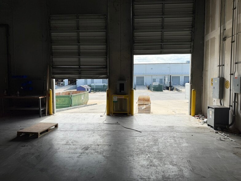 More Photos Of 4200 Church St, Sanford Warehouse For Lease