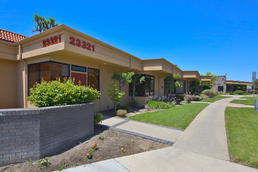 More Photos Of 23321 El Toro Rd, Lake Forest Medical For Lease