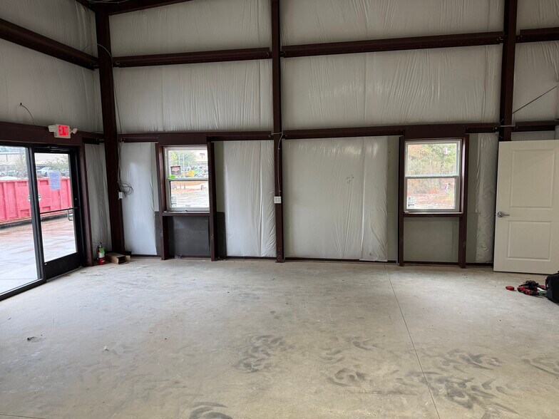 More Photos Of 269 General Patton Ave, Mandeville Warehouse For Lease