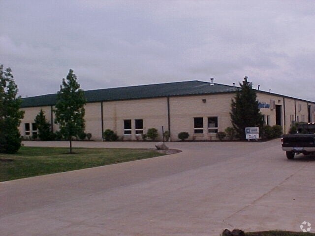 More Photos Of 1570 Terex Rd, Hudson Manufacturing For Lease