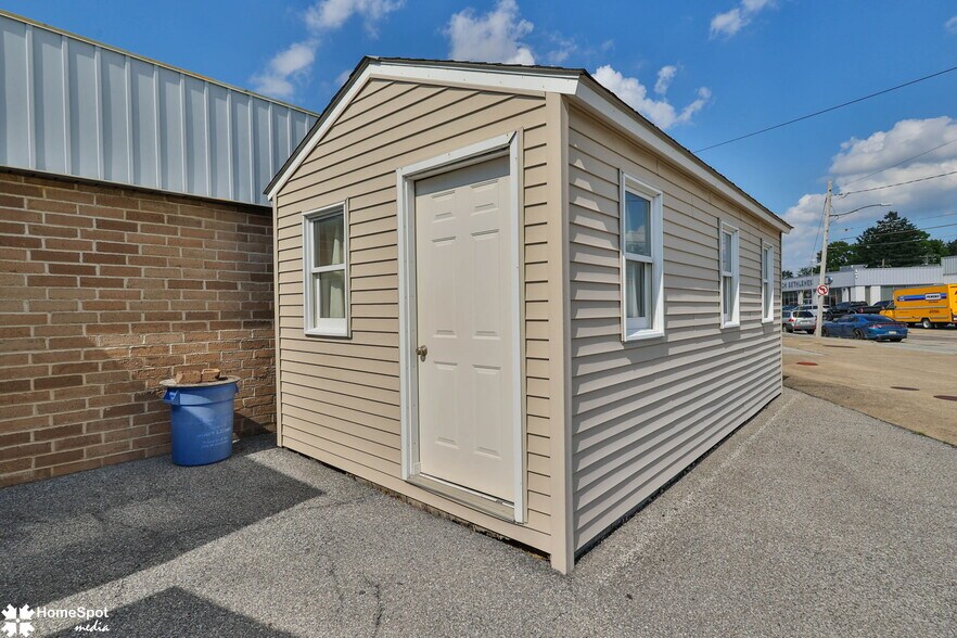 More Photos Of 2133 W Union Blvd, Bethlehem Freestanding For Lease