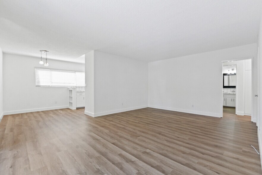 More Photos Of 3625 Mentone Ave, Los Angeles Apartments For Sale
