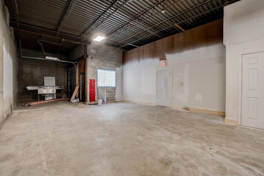 More Photos Of 1243 Tennessee Ave, Cincinnati Warehouse For Sale
