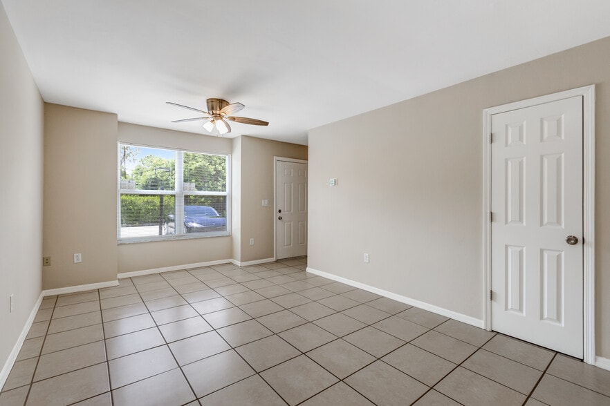 More Photos Of 6240 Rattlesnake Hammock Rd, Naples Apartments For Sale