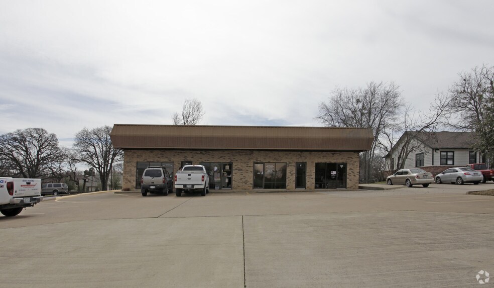More Photos Of 1001 W Northwest Hwy, Grapevine Office For Lease