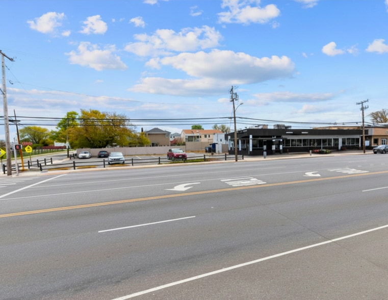 Primary Photo Of 4245 Austin Blvd, Island Park Restaurant For Sale
