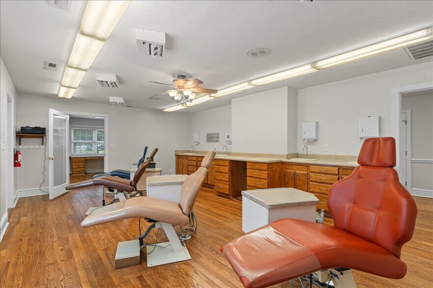 More Photos Of 492 W Main St, Forest City Freestanding For Sale