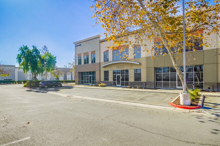 More Photos Of 1568 Lancaster Point Way, San Diego Flex For Sale