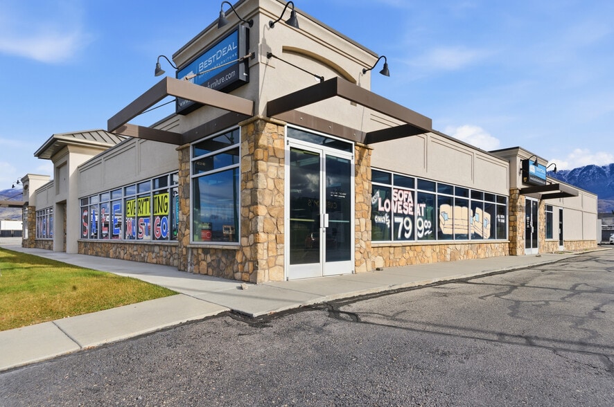 More Photos Of 190 N State St, Orem Freestanding For Lease