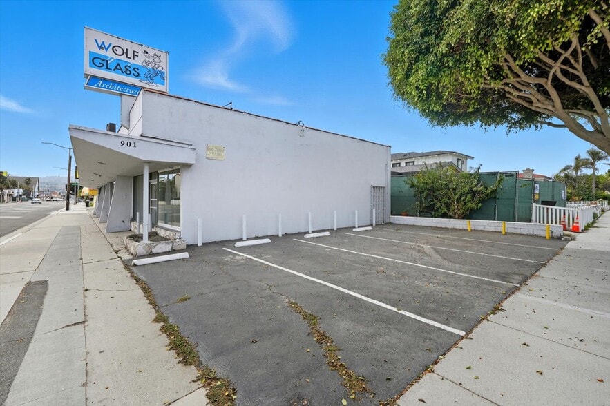 More Photos Of 901-909 S Pacific Coast Hwy, Redondo Beach Storefront For Sale