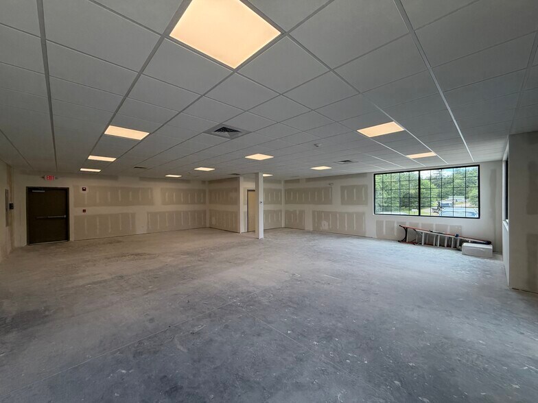 More Photos Of 65 Route 108, Newfields Freestanding For Lease