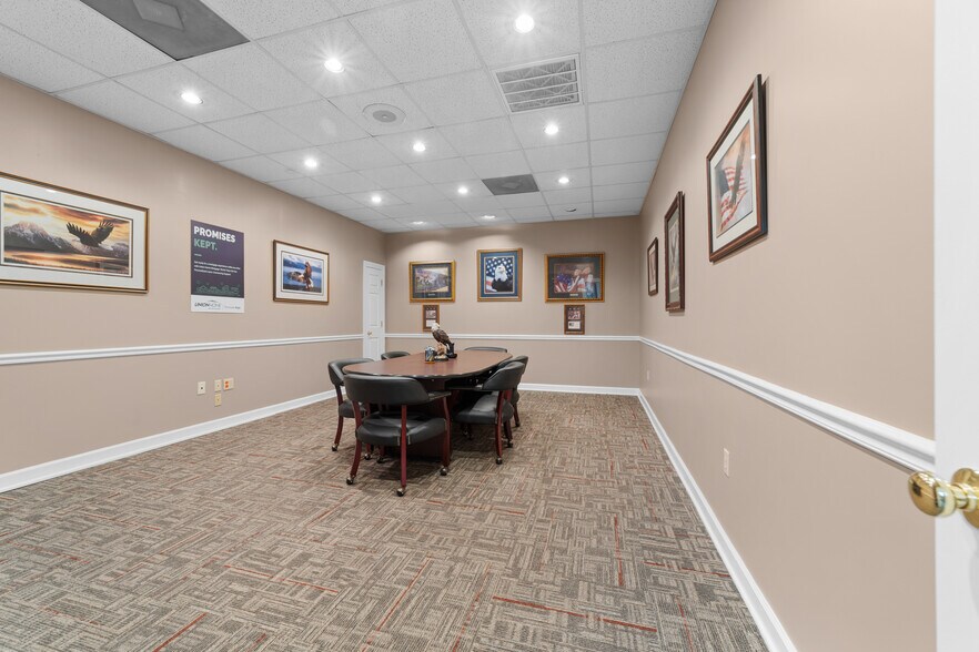 More Photos Of 824 S Dekalb St, Shelby Medical For Sale