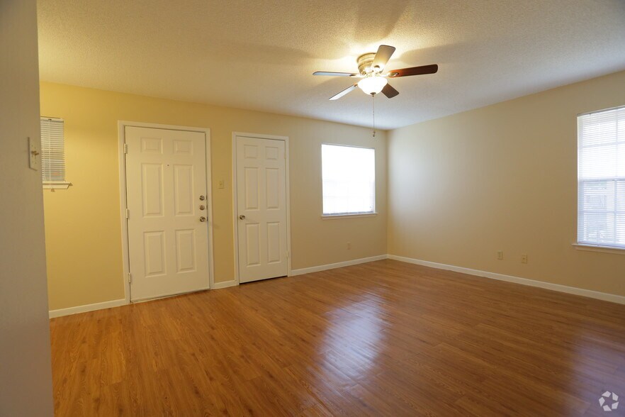 More Photos Of 737 W Mayfield Blvd, San Antonio Apartments For Sale