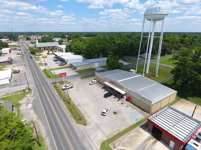 More Photos Of 501 W 4th St, DeQuincy Freestanding For Lease