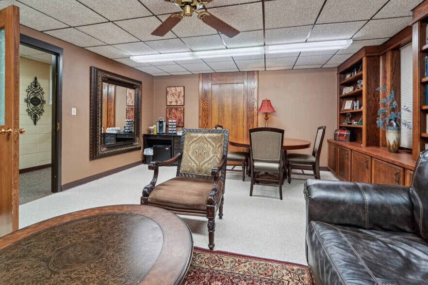 More Photos Of 2720 Kesting Ct, Appleton Religious Facility For Sale