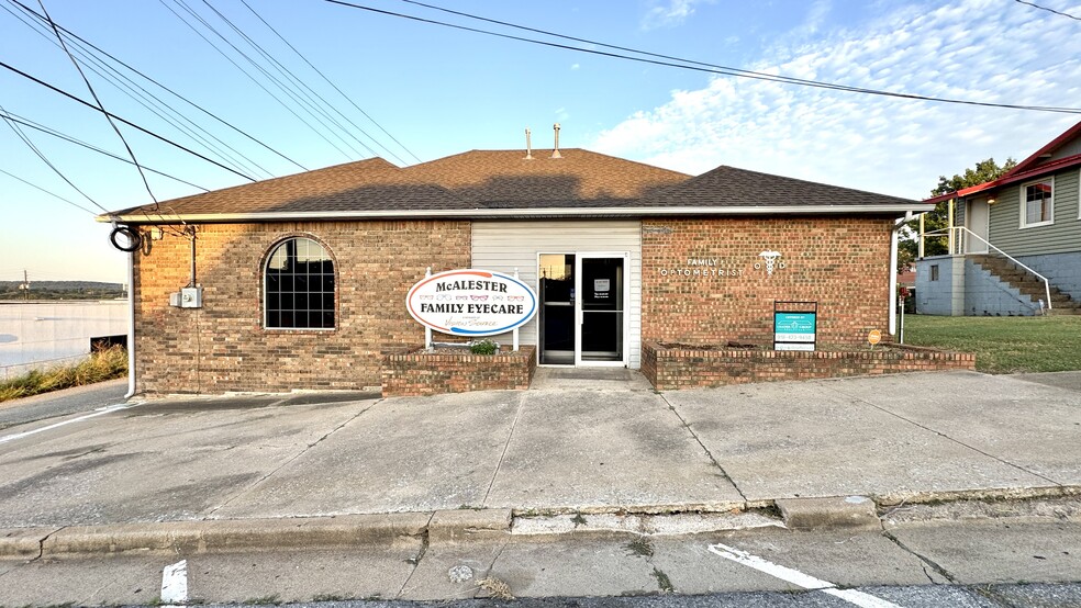 Primary Photo Of 211 N 5th St, Mcalester Office For Lease