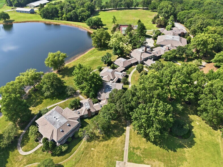 More Photos Of 1461 Highway EE, Winfield Specialty For Sale