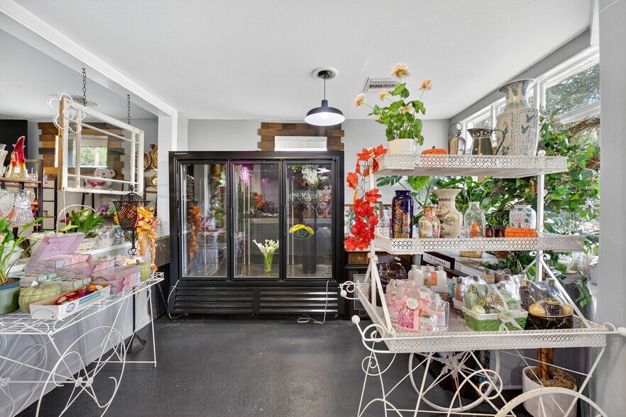 More Photos Of 237 E Plymouth Ave, Deland Freestanding For Sale