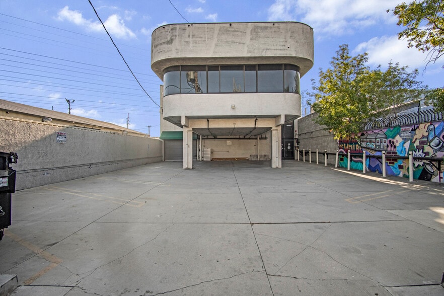 More Photos Of 7231 Hinds Ave, North Hollywood Warehouse For Sale