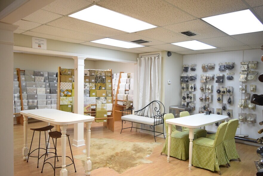 More Photos Of 2426 Spruce St, Montgomery Freestanding For Sale